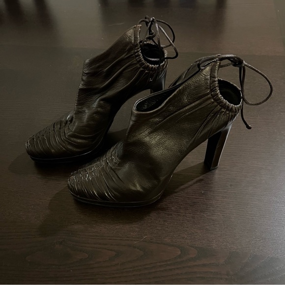 Gucci Brown Pleated Lambskin Leather Ankle Wrap Booties Size 37.5/US 7 - Picture 10 of 15